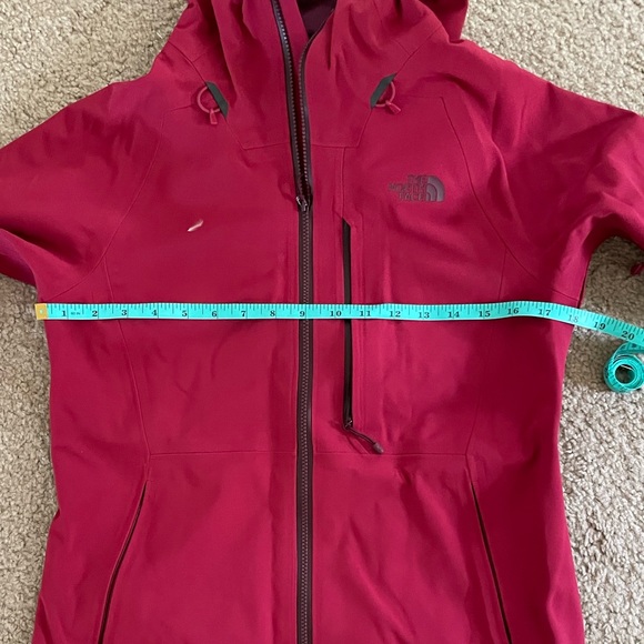 The North Face Women’s Apex GTX 2.0 Jacket. Gore-Tex. Red. Size small. - Picture 4 of 4